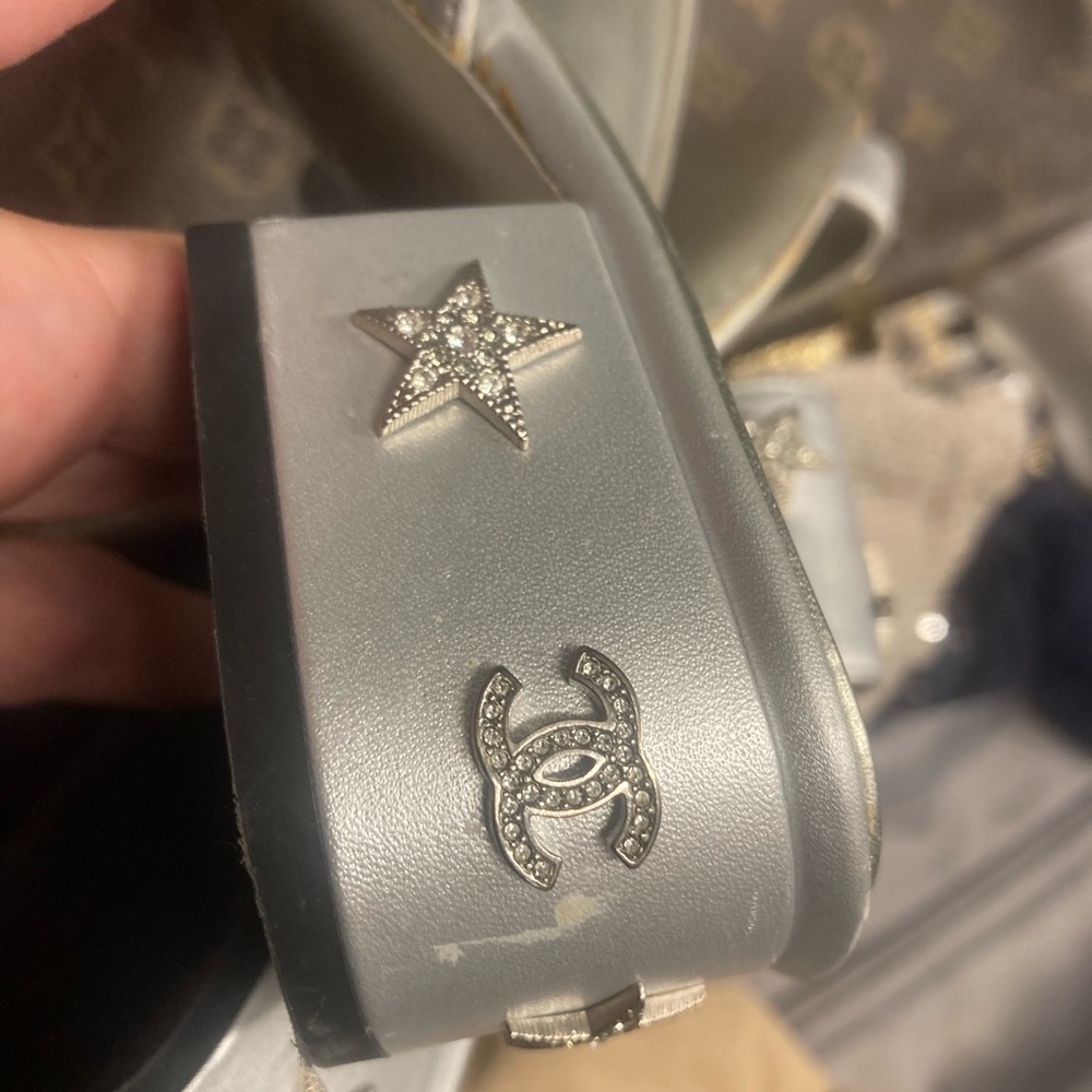 CHANEL 17C Silver Star-Studded sandals
